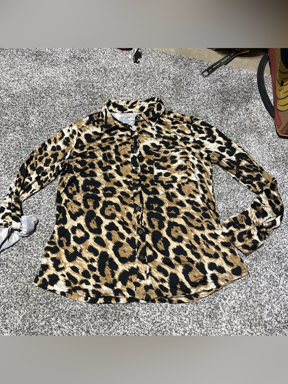 Carolyn Taylor Women Sz M Leopard Print Stretch Shirt Blouse